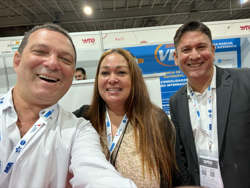 Igor Kopmar (RH Travel, Inc.), Lilian Nu?ez (Grupo VDT), and Sonny Chatrath (Huntington Travel)